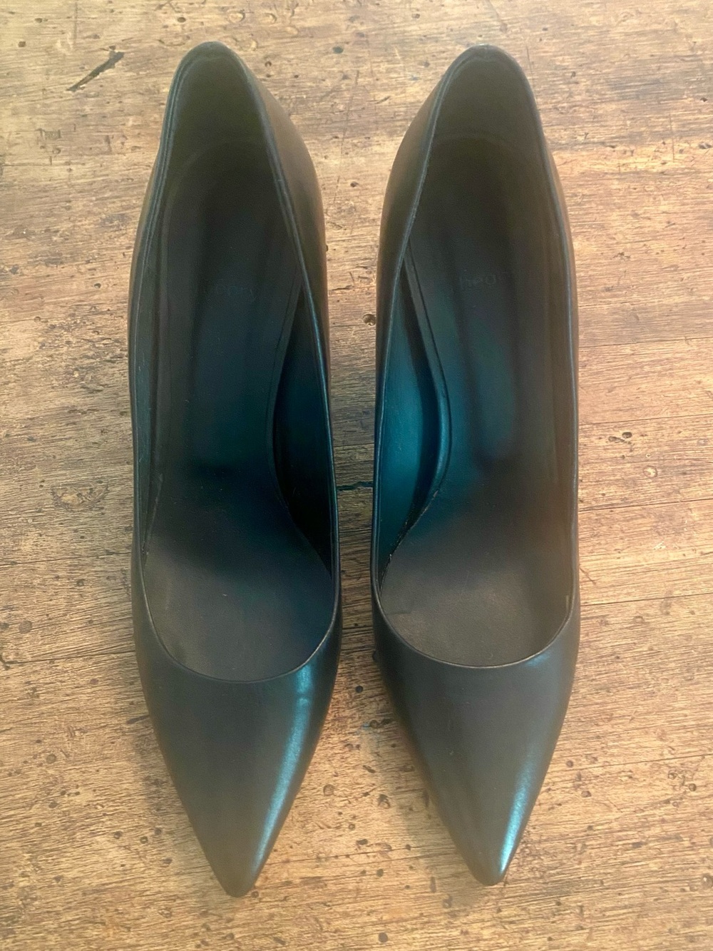 Theory Classic Black Pointed-Toe Women's Pumps Size 40